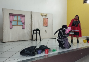 Foto 12: Teatro em combate a Dengue