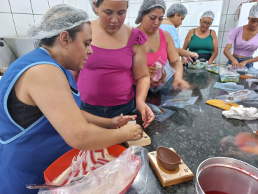 Foto 96: Oficina de Fabricação de Ovos de Páscoa