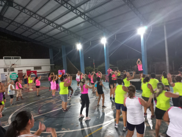 Foto 48: Aulão de Zumba em prestígio às Mulheres