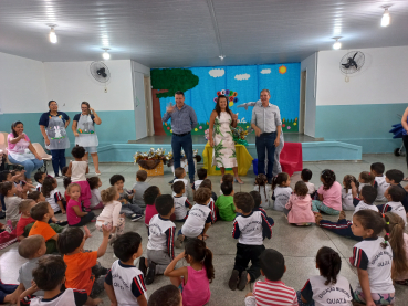 Foto 4: Doce Páscoa: entrega de ovos de chocolate