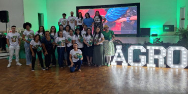 Foto 1: Escola Gagliardi e Secretaria de Agricultura e Meio Ambiente realizam formatura dos alunos participantes do Projeto 