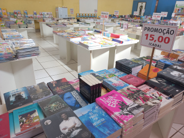 Foto 21: Cultura realiza mais uma Feira do livro