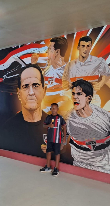 Foto 1: Mais um atleta de Quatá se destaca no futebol