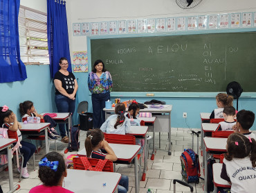 Foto 68: Volta às Aulas em Quatá: Alunos recebem Kit Escolar e Mimo especial