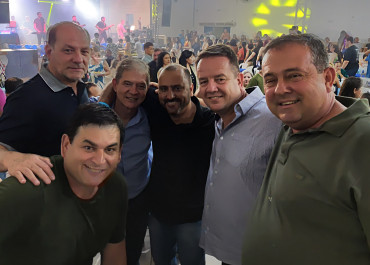 Foto 126: Funcionários Municipais de Quatá são homenageados com festa