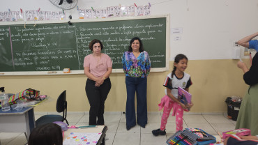 Foto 62: Volta às Aulas em Quatá: Alunos recebem Kit Escolar e Mimo especial