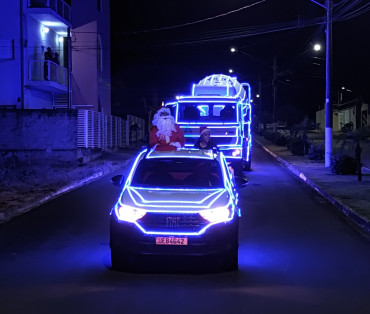 Foto 60: Natal de Luz da G10 Concreto leva carreata natalina às ruas de Quatá