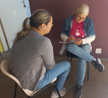 Foto 1: Funcionários de Escolas e Creches recebem ações de prevenção do Outubro Rosa