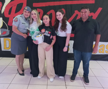 Foto 204: Alunos dos 5º anos de Escolas Municipais recebem certificado do Proerd