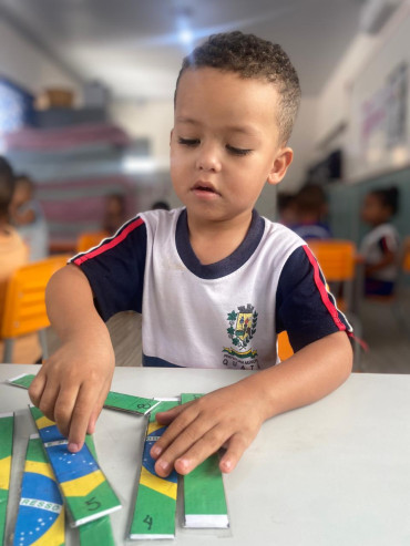 Foto 14: Creche Orísia comemora 7 de Setembro