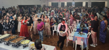 Foto 237: Funcionários Municipais de Quatá são homenageados com festa