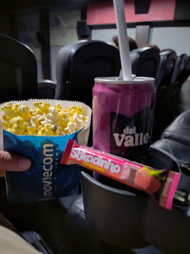 Foto 28: De olho na tela: Grupos do CRAS de Quatá vão ao cinema