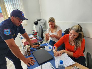 Foto 12: Campanha Novembro Azul: Saúde realiza exames em Funcionários Municipais