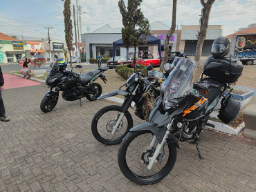 Foto 60: 3º Encontro de Carros Antigos e Motociclistas reúne centenas de expositores em Quatá
