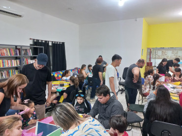 Foto 244: Quatá recebe Palco Móvel Emcena Brasil Edição Certame
