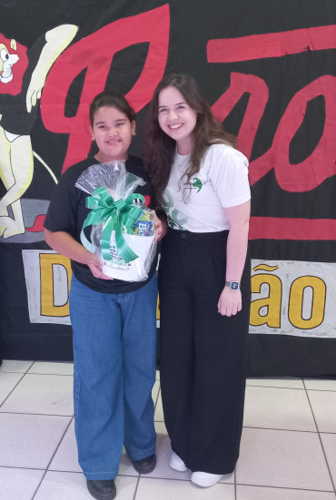 Foto 201: Alunos dos 5º anos de Escolas Municipais recebem certificado do Proerd