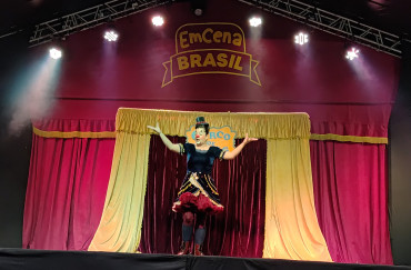 Foto 54: Quatá recebe Palco Móvel Emcena Brasil Edição Certame