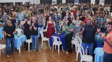 Foto 77: Funcionários Municipais de Quatá são homenageados com festa