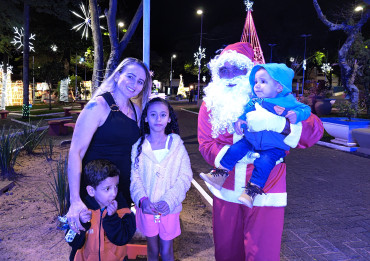 Foto 50: Natal de Luz da G10 Concreto leva carreata natalina às ruas de Quatá