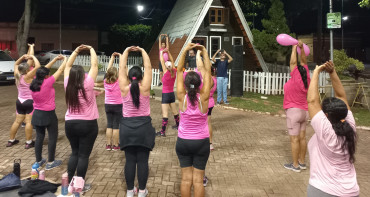 Foto 41: Caminhada e Passeio Ciclístico em prol do Outubro Rosa