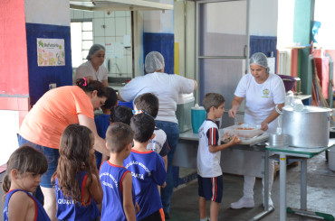 Foto 155: Churrasco marca as comemorações alusivas ao Dia das Crianças