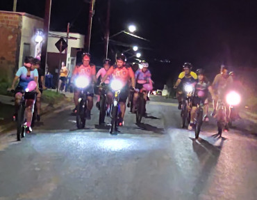 Foto 1: Caminhada e Passeio Ciclístico em prol do Outubro Rosa