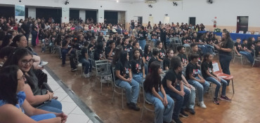 Foto 63: Alunos dos 5º anos de Escolas Municipais recebem certificado do Proerd
