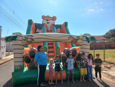 Foto 62: Fundo Social de Solidariedade e Secretaria de Promoção Social realizam Varal Solidário especial de Natal