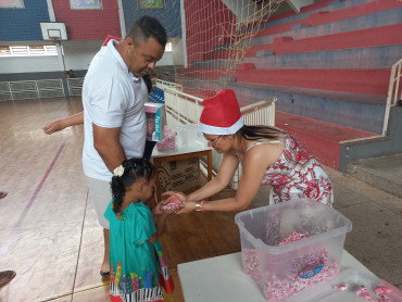 Foto 129: Especial de Natal: entrega de brinquedos