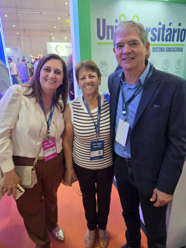 Foto 10: Prefeito de Quatá participa da 8ª Conexidades em Holambra/SP