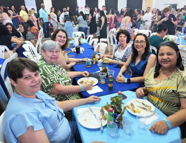 Foto 141: Funcionários Municipais de Quatá são homenageados com festa