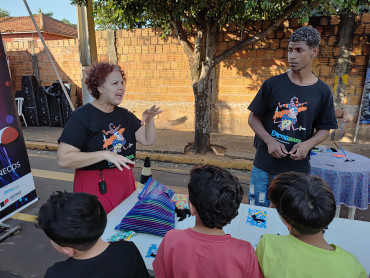 Foto 140: Quatá recebe Palco Móvel Emcena Brasil Edição Certame