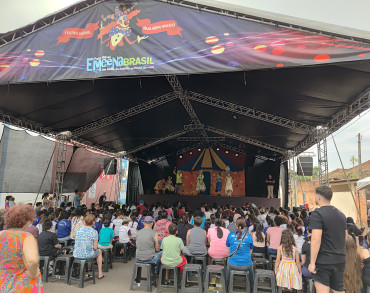 Foto 178: Quatá recebe Palco Móvel Emcena Brasil Edição Certame