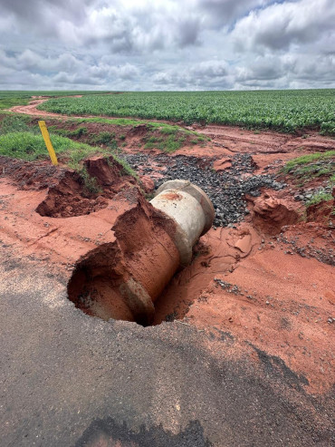 Foto 4: Fortes chuvas causam estragos na Zona Rural de Quatá