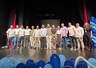 Foto 4: Quatá participa da cerimônia de Premiação das Olimpíadas do CIVAP