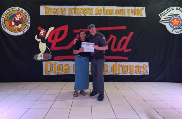 Foto 162: Alunos dos 5º anos de Escolas Municipais recebem certificado do Proerd