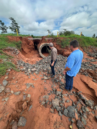 Foto 14: Fortes chuvas causam estragos na Zona Rural de Quatá