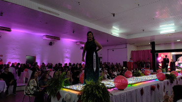 Foto 100: Candidata de Quatá vence Concurso Miss Terceira Idade Regional 2025