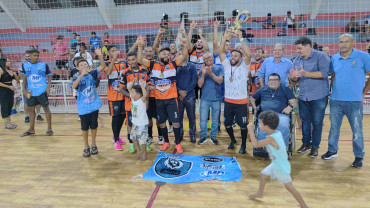 Foto 76: Villa F.C vence nos pênaltis a final do Campeonato de Férias e conquista o título de campeã da competição