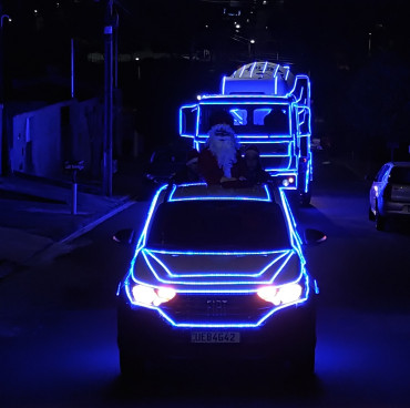 Foto 20: Natal de Luz da G10 Concreto leva carreata natalina às ruas de Quatá