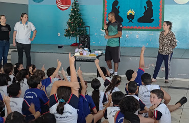 Foto 74: Alunos e usuários recebem orientações sobre prevenção e controle do diabetes 