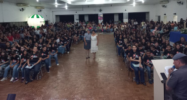 Foto 243: Alunos dos 5º anos de Escolas Municipais recebem certificado do Proerd