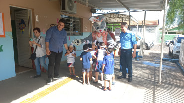 Foto 150: Entrega de Ovos de Páscoa 2025
