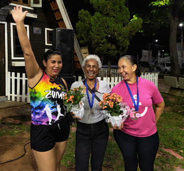 Foto 15: Caminhada e Passeio Ciclístico em prol do Outubro Rosa