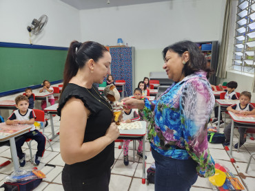 Foto 31: Volta às Aulas em Quatá: Alunos recebem Kit Escolar e Mimo especial