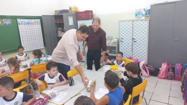 Foto 149: Volta às Aulas em Quatá: Alunos recebem Kit Escolar e Mimo especial