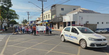Foto 90: Alunos e usuários recebem orientações sobre prevenção e controle do diabetes 