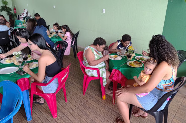 Foto 30: Em clima de Natal, Residência Terapêutica participa de confraternização