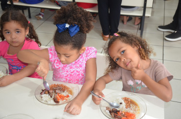 Foto 203: Churrasco marca as comemorações alusivas ao Dia das Crianças