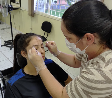 Foto 21: Curso de Design de Sobrancelha 